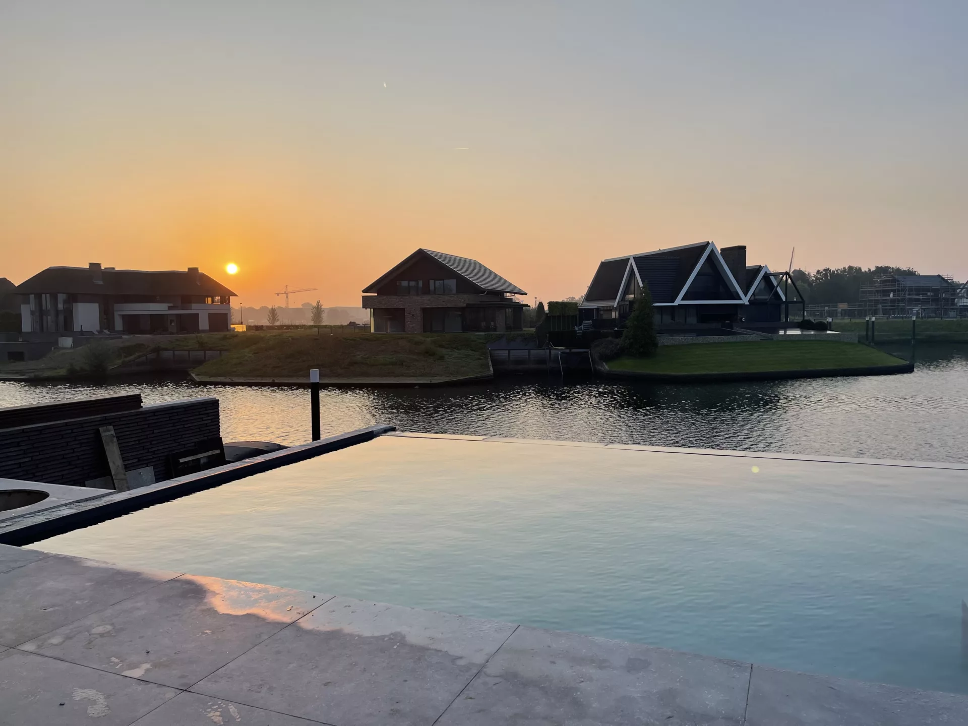 VSB infinity pool