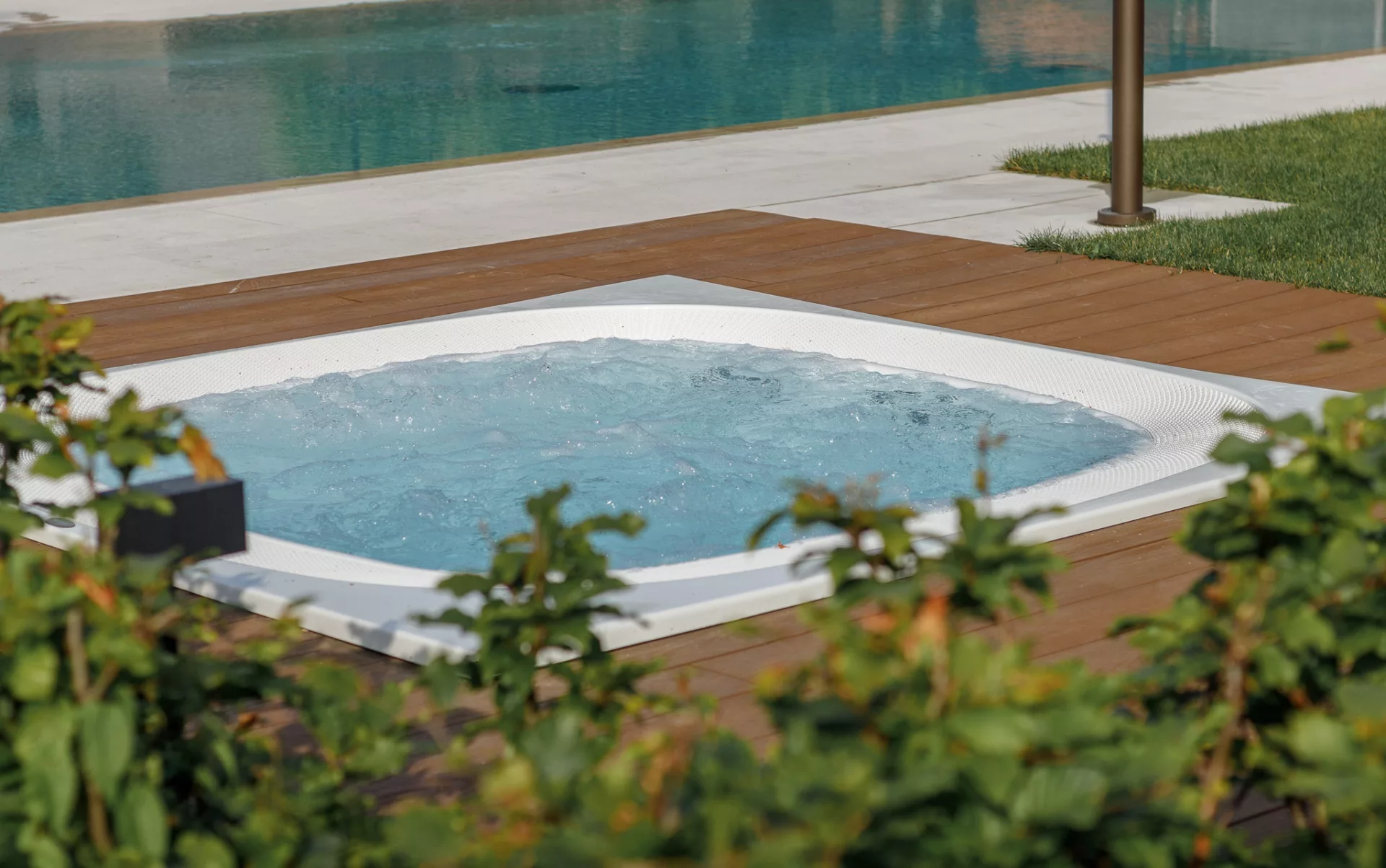 whirlpool zwembad
